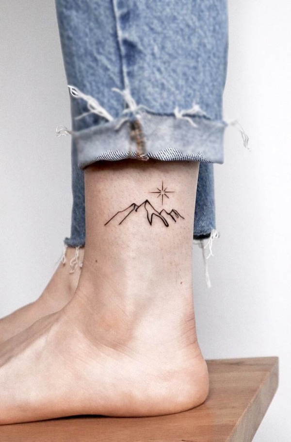 Simple and attractive Tattoo design on leg
